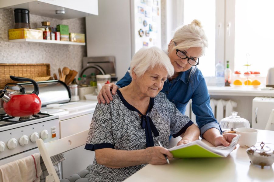 Residencias asistidas, residencias de ancianos y cuidadores